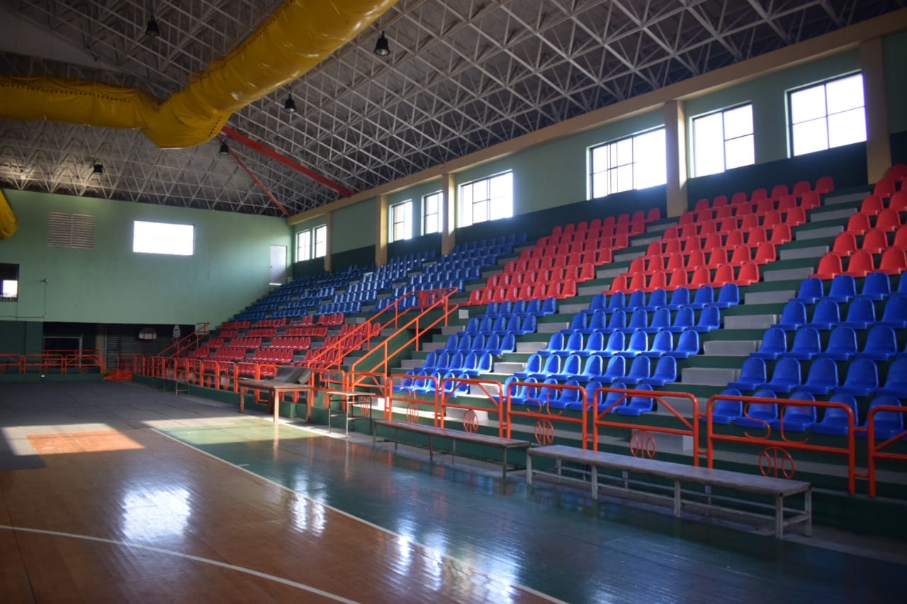 Vicepresidenta Raquel Peña encabeza entrega remozado polideportivo del